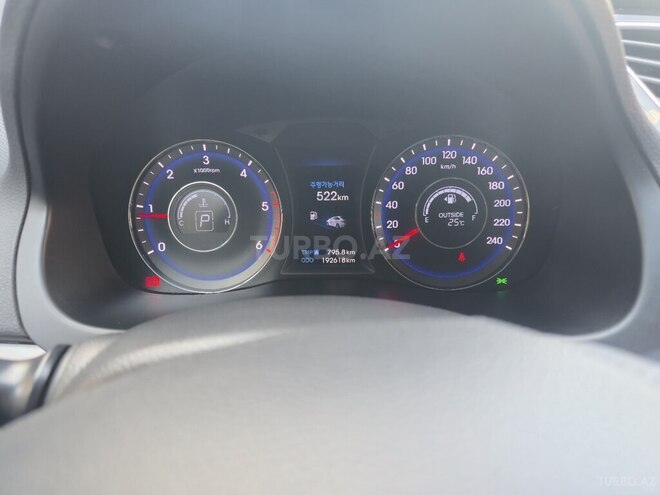 Hyundai i40-8