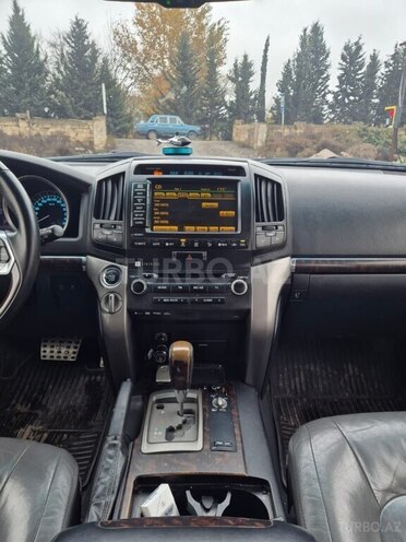 Toyota Land Cruiser-2