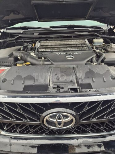 Toyota Land Cruiser-6