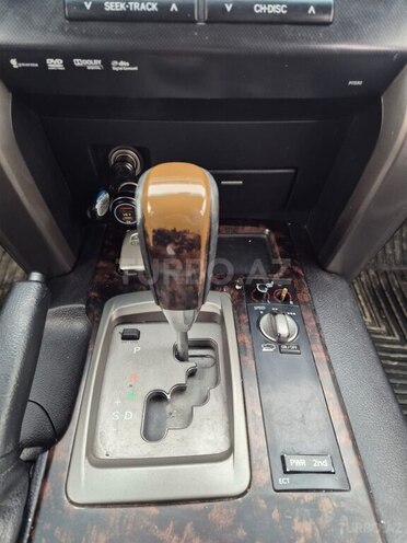 Toyota Land Cruiser-7