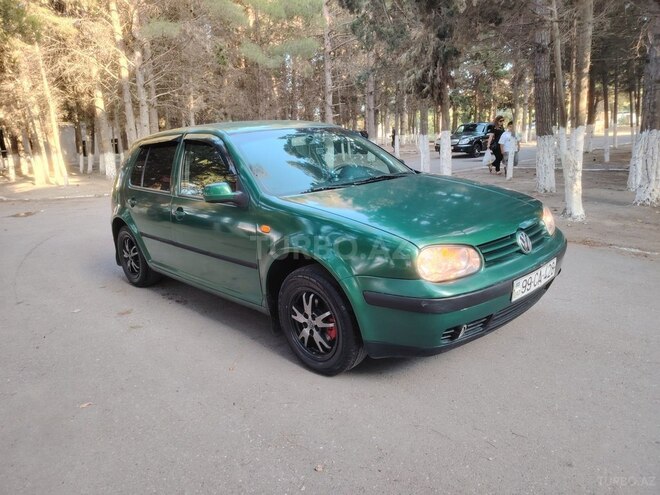 Volkswagen Golf-10