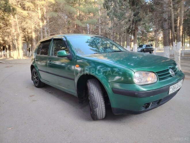 Volkswagen Golf-2
