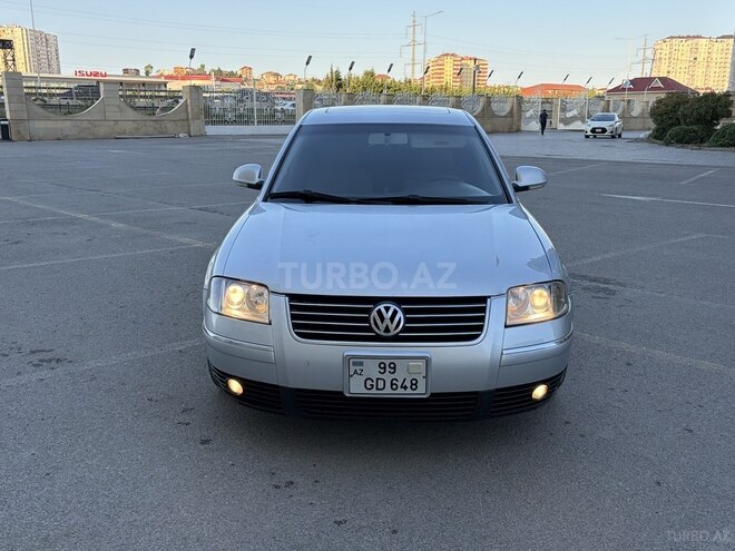 Volkswagen Passat-1