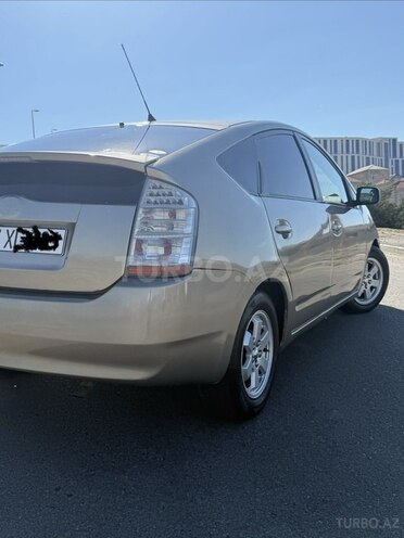 Toyota Prius-2