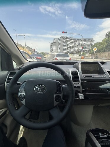 Toyota Prius-7