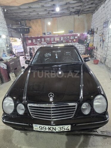 Mercedes E 240-3