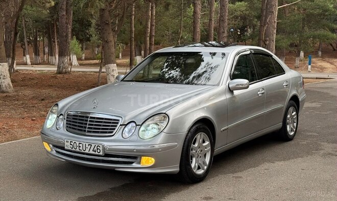 Mercedes E 220-3