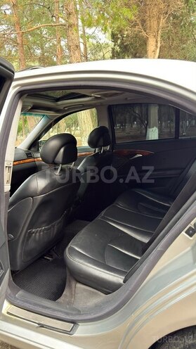 Mercedes E 220-13
