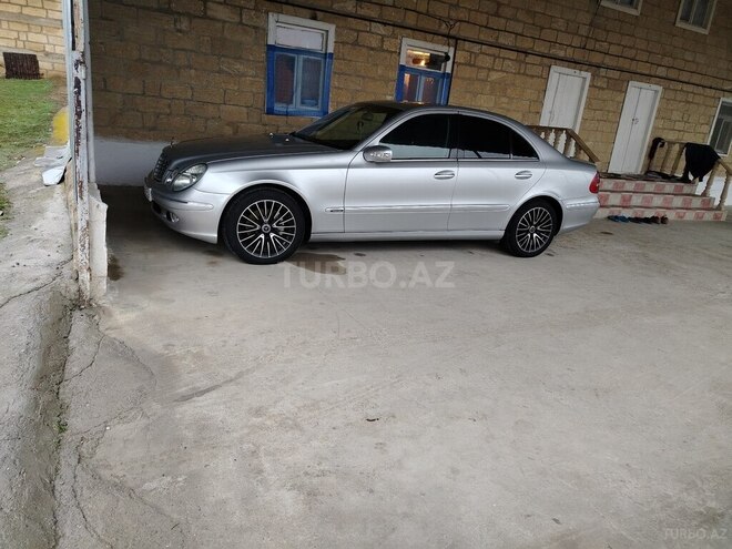 Mercedes E 240-3