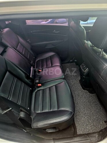 Kia Sorento-9