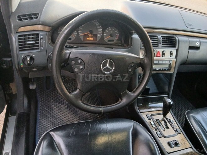 Mercedes E 240-14