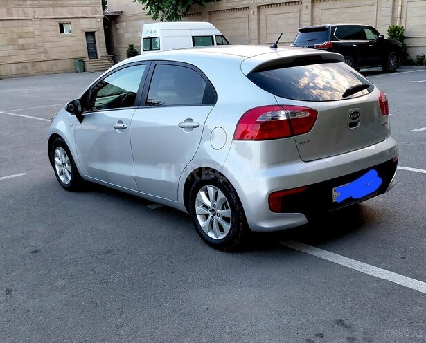 Kia Rio-5