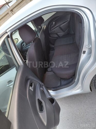 Kia Rio-8