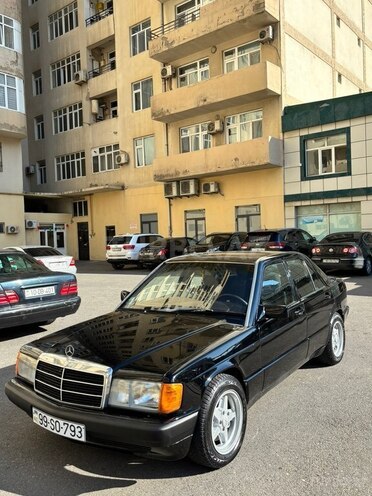 Mercedes 190-1