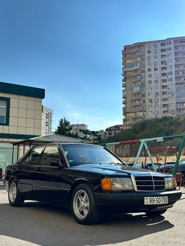 Mercedes 190-2