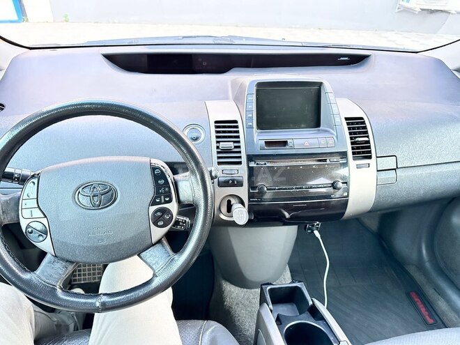 Toyota Prius-9