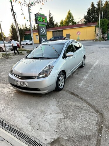 Toyota Prius-4