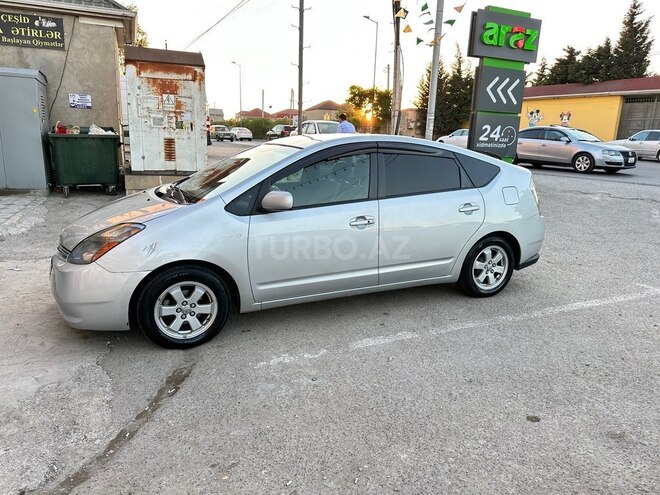 Toyota Prius-5