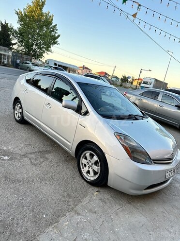 Toyota Prius-2