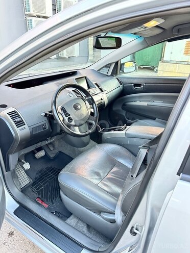 Toyota Prius-13