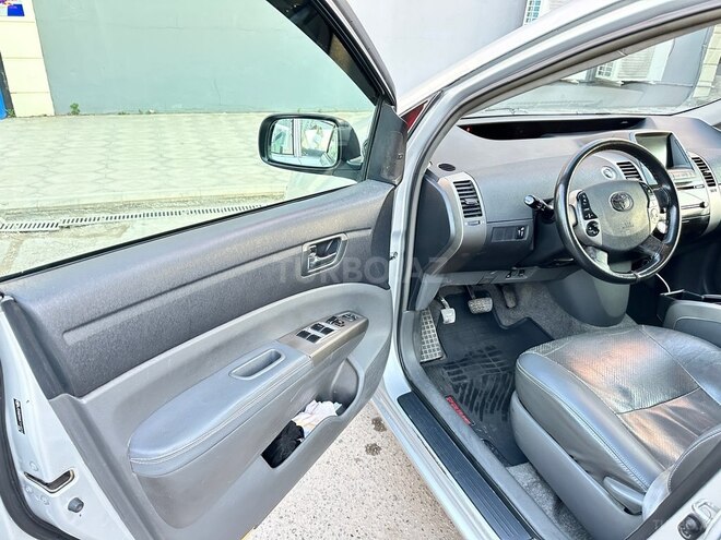 Toyota Prius-10