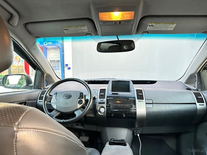 Toyota Prius-11