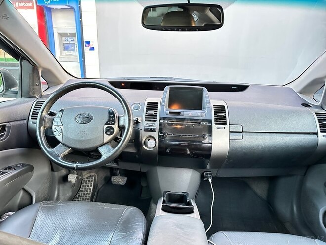Toyota Prius-8