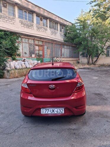 Hyundai Accent-4