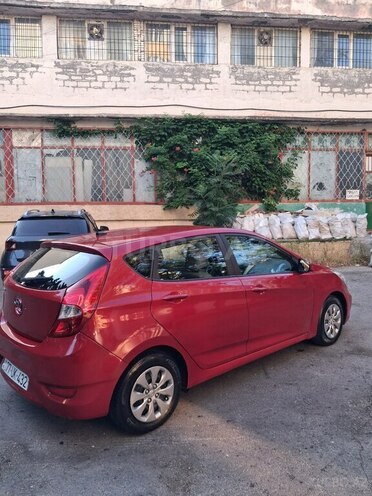 Hyundai Accent-5