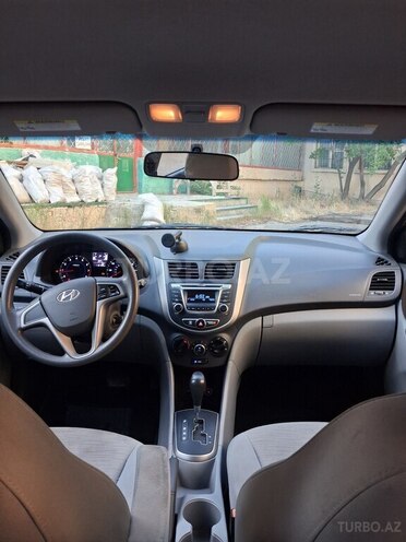Hyundai Accent-8