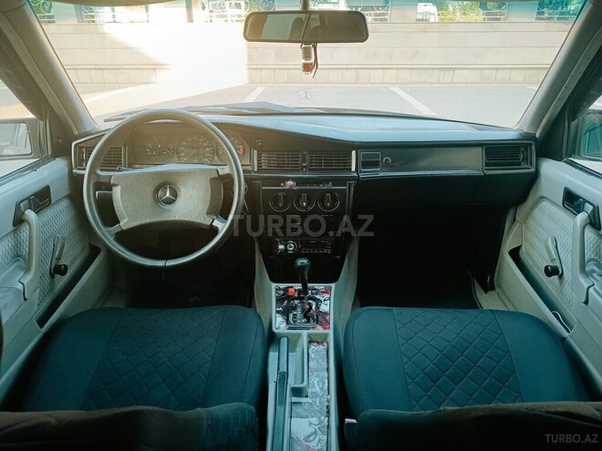 Mercedes 190-9