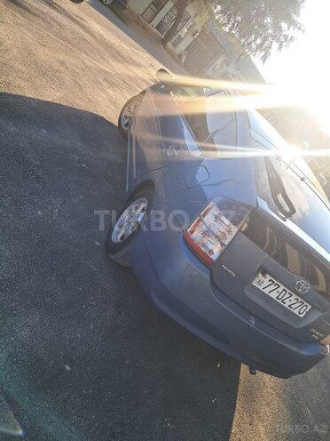 Toyota Prius-4