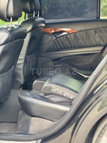 Mercedes E 280-8