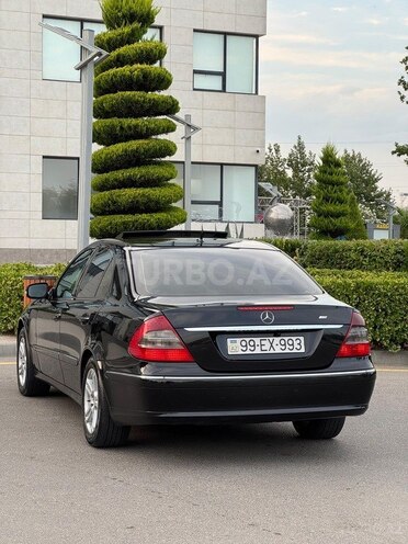 Mercedes E 280-10