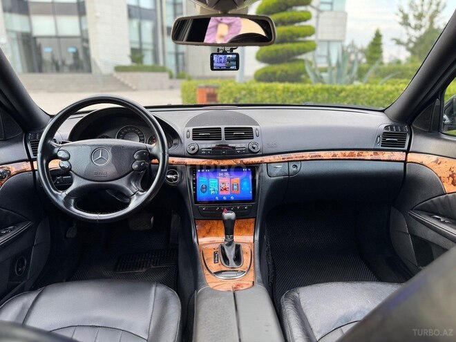 Mercedes E 280-5