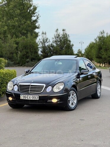 Mercedes E 280-1
