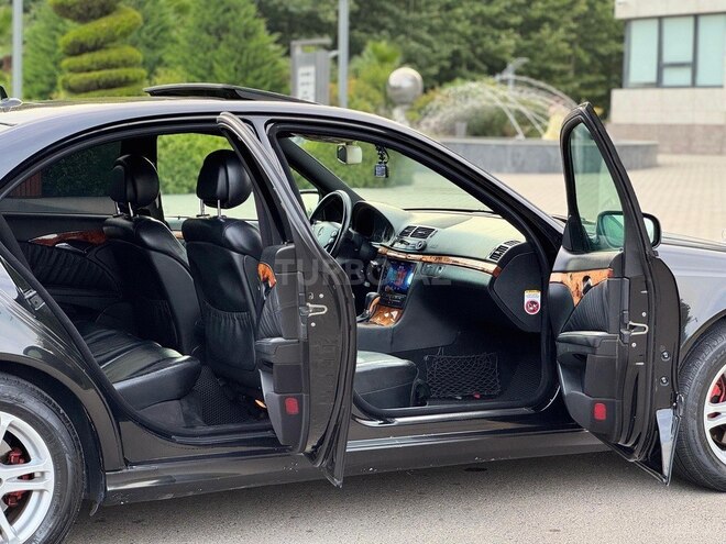 Mercedes E 280-7