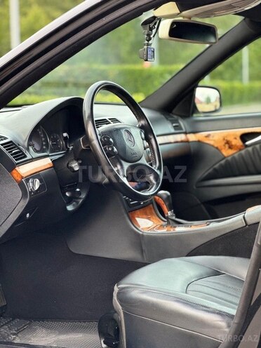 Mercedes E 280-6