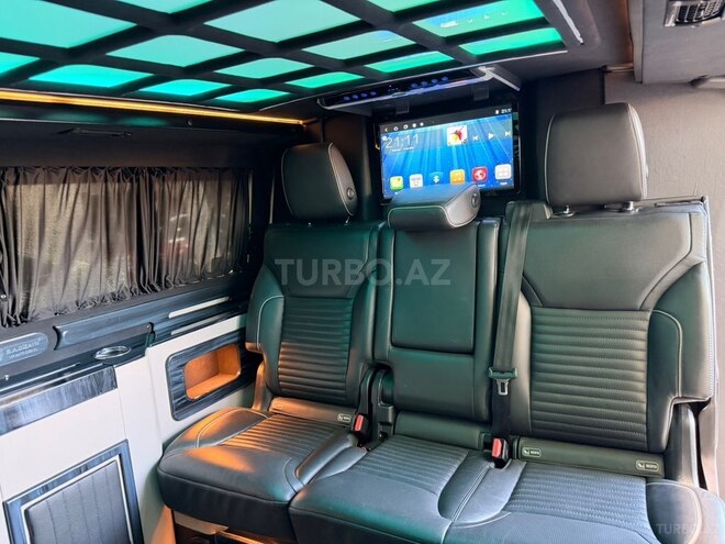 Mercedes Metris-10