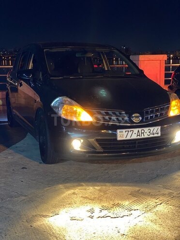 Nissan Tiida-13