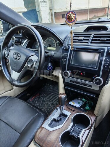 Toyota Camry-10
