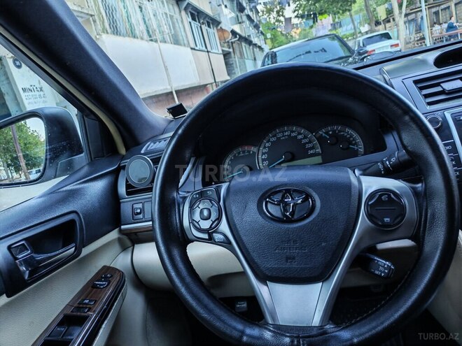 Toyota Camry-8