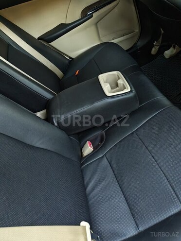 Toyota Camry-11