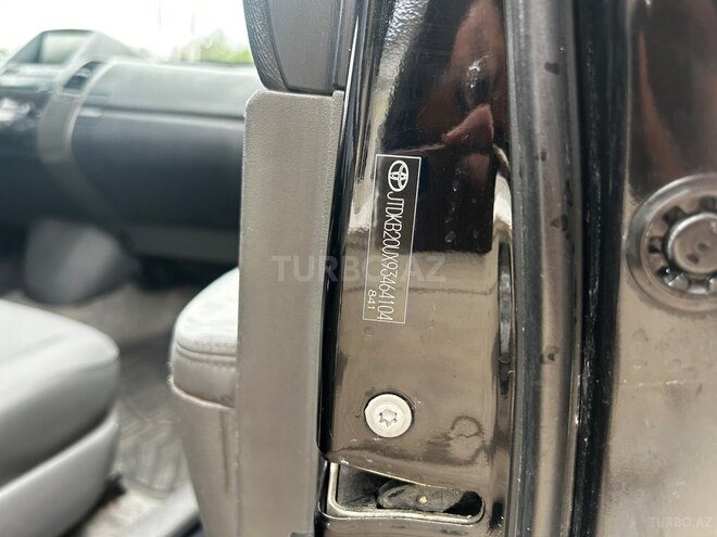 Toyota Prius-12