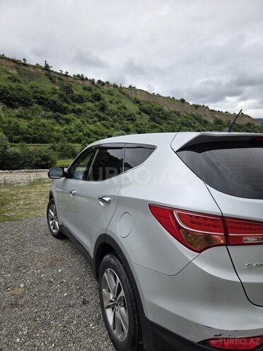Hyundai Santa Fe-5