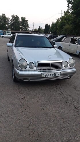 Mercedes E 240-2
