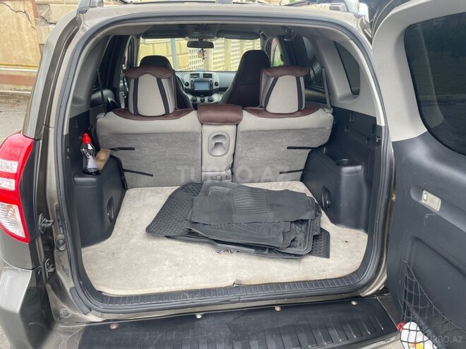Toyota RAV4-6