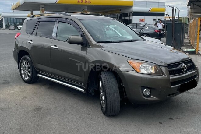 Toyota RAV4-14