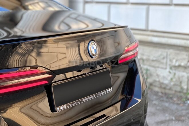 BMW 530e-10
