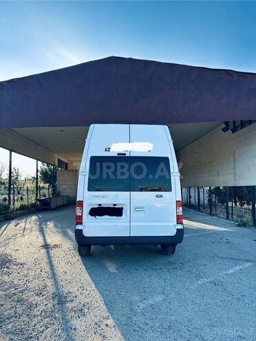 Ford Transit-5